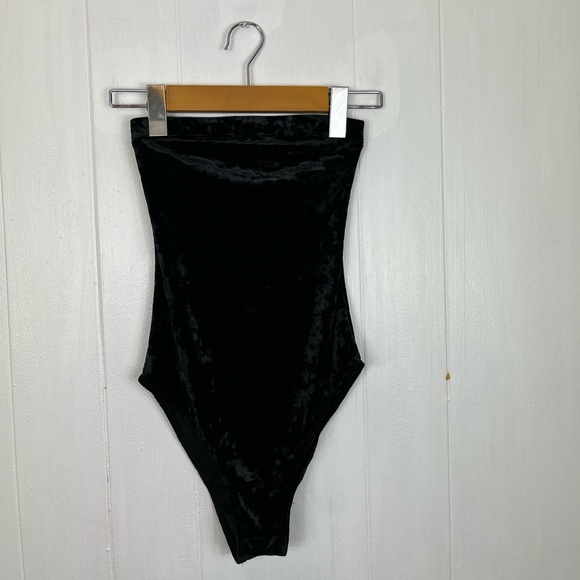 Out From Under MJ Velvet Tube Top Bodysuit Sz XS - Picture 4 of 10